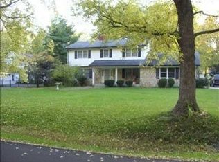 129 Village Dr E, Carmel, IN 46032