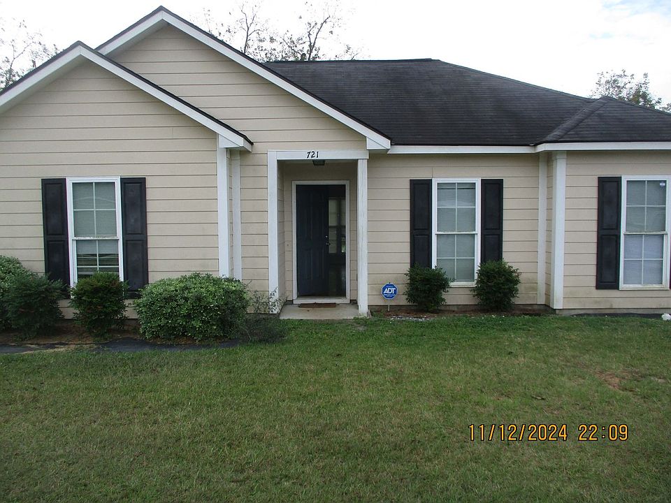 1st image of 721 Pineview Ln NE