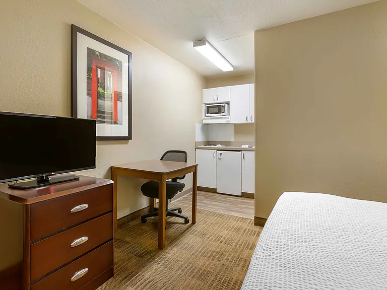 Studio Suite - 1 Queen Bed