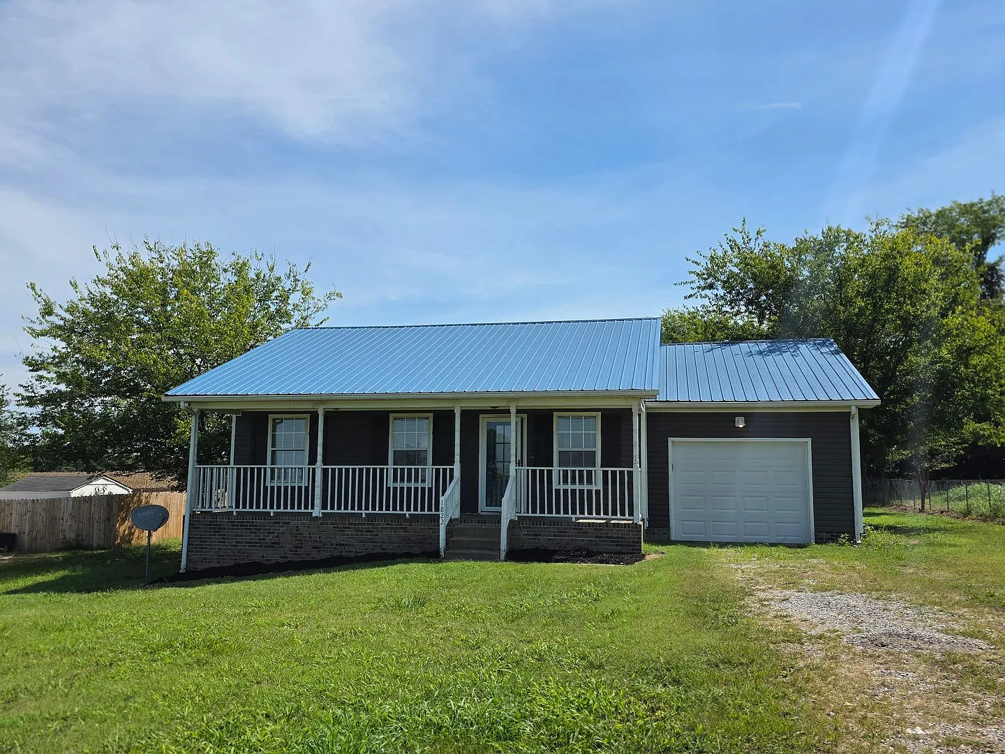 Close to I-24 and Fort Campbell — Photo 1