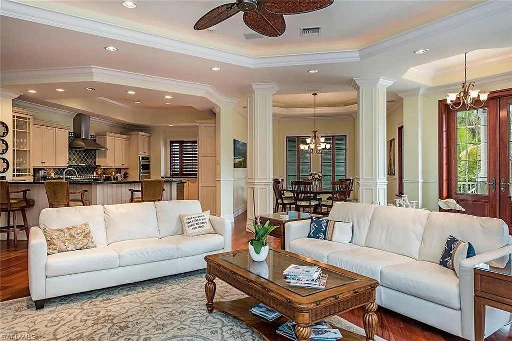 4 bed, 4.5 bath, 4600 sqft, $51,600 — Photo 3