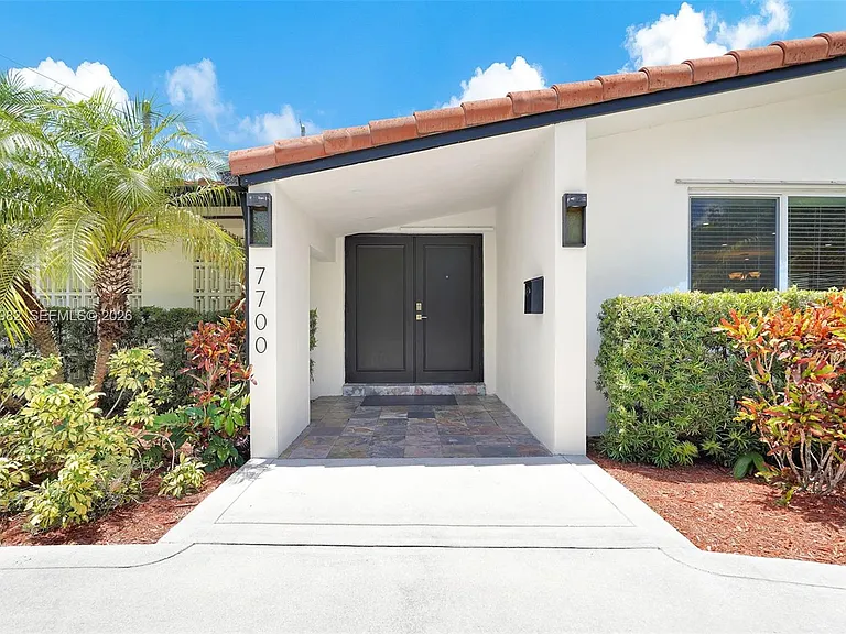 7700 SW 139th Ter — Photo 31