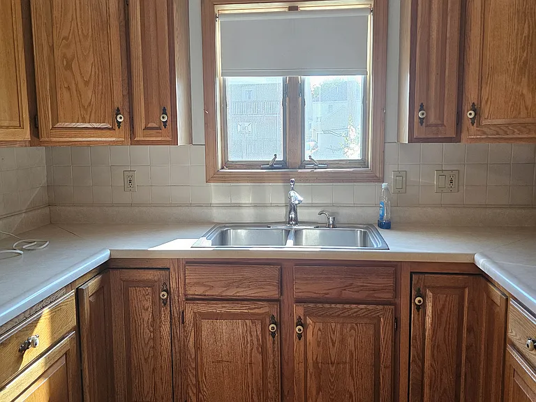 144 Baker St #1R — Photo 7