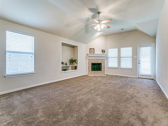 4th image of 2704 Laurel Oak Dr