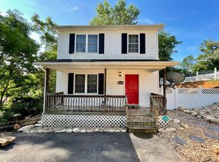 1008 Jackson St, Staunton, VA 24401