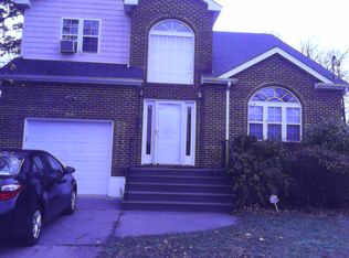 30 John St, Roosevelt, NY 11575