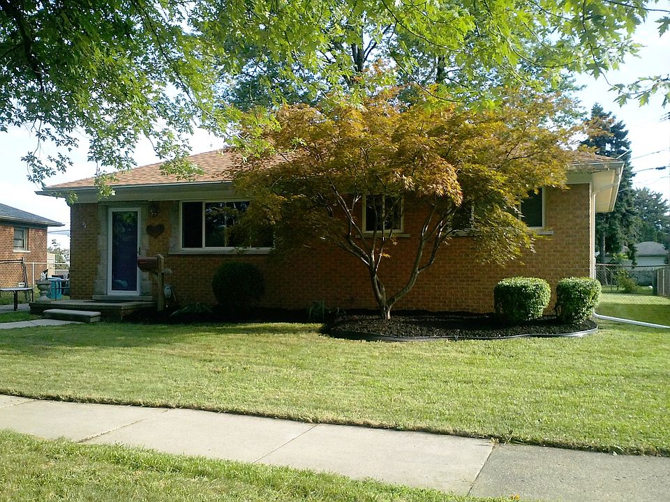 1st image of 21524 Hillside Dr