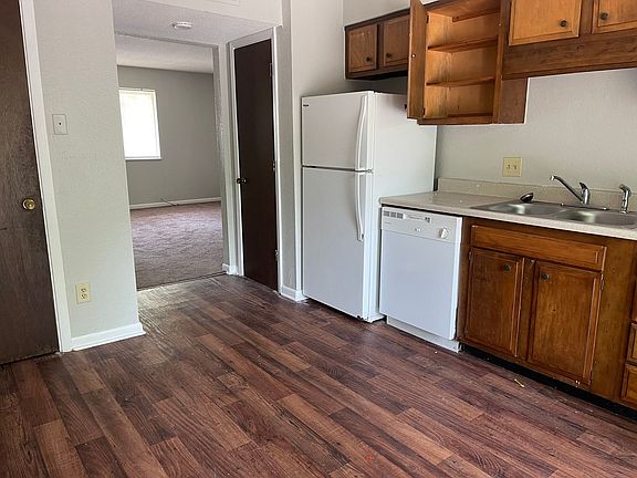 5th image of 400 N Oakland Ave APT 15
