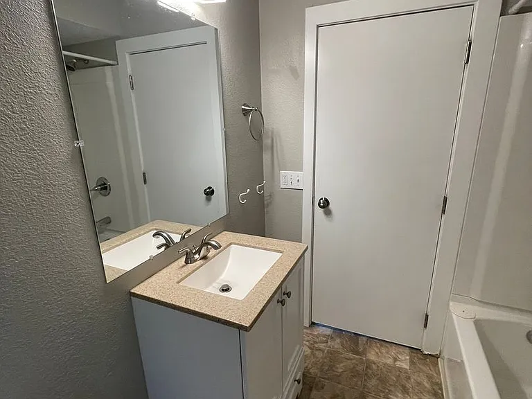 1106 Titus Ave — Photo 15