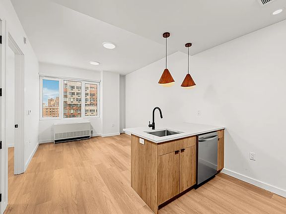 5th image of 261 Grand Concourse #6709