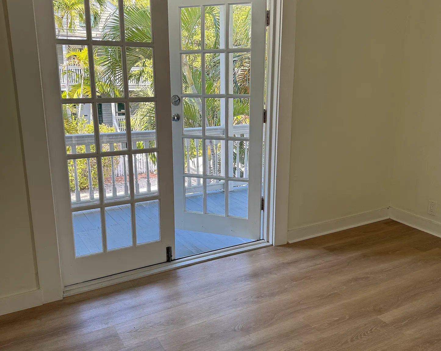 Studio, 200 sqft, $2,095 — Photo 2