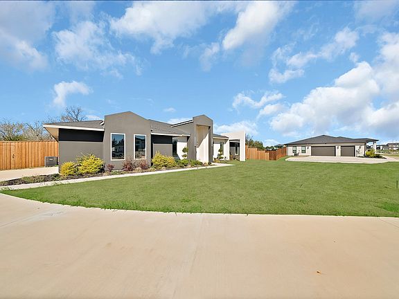 2nd image of 309 Whispering Way