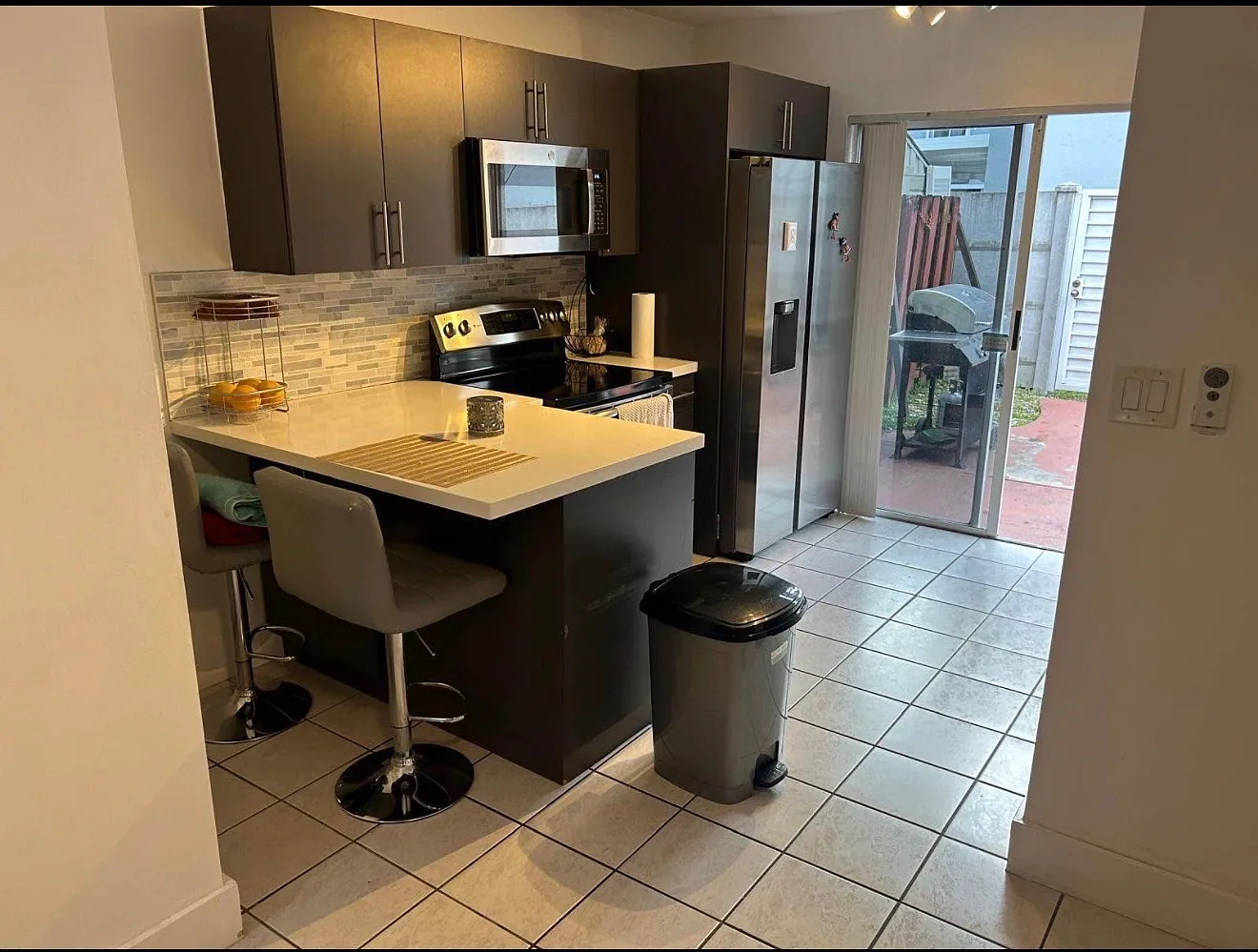 2 bed, 1100 sqft, $2,500 — Photo 3