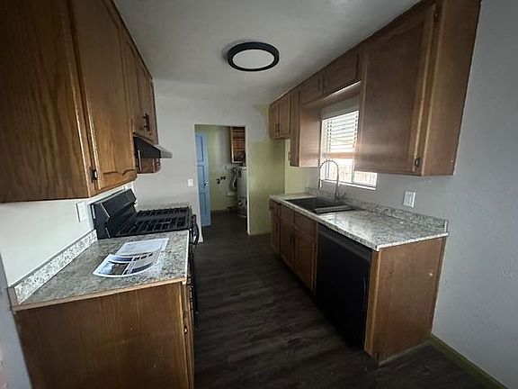 3rd image of 645 Juniper St