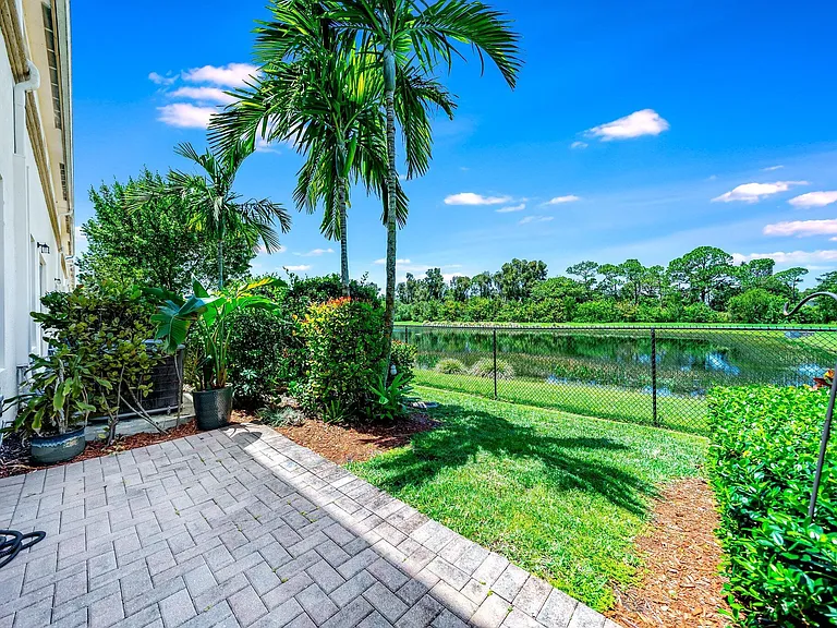 4543 Tara Cove Way — Photo 13