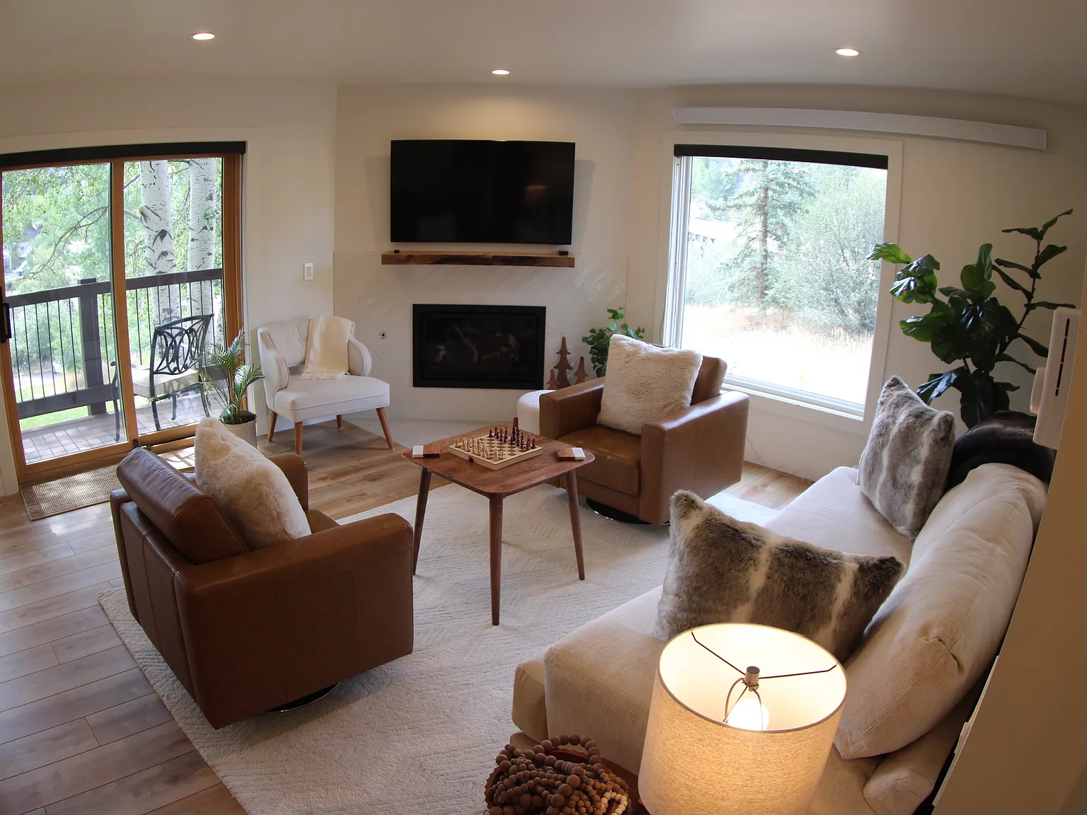 2 bed, 920 sqft, $6,800 — Photo 3