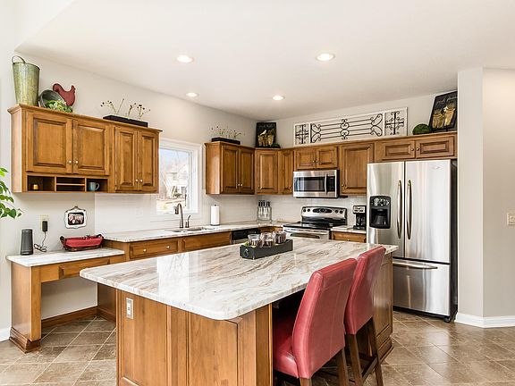 4th image of 3430 Foxcroft Dr