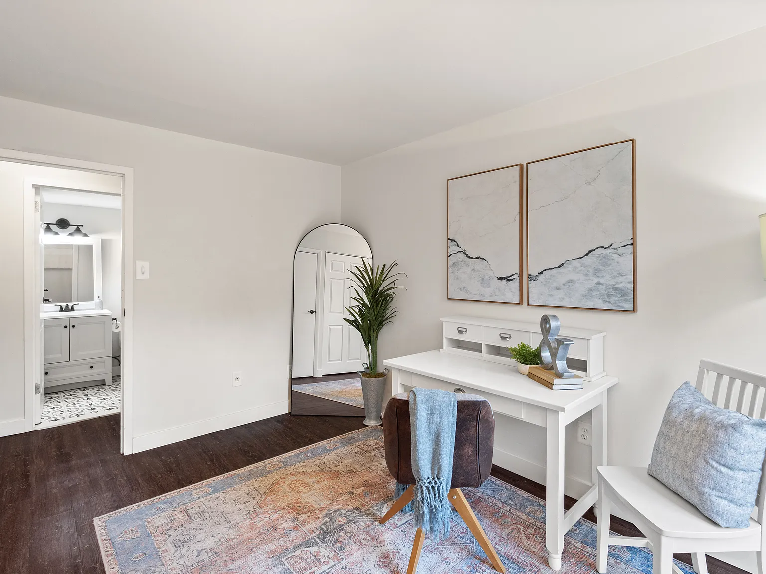 2 bed, 1.5 bath, 1070 sqft, $2,100 — Photo 3