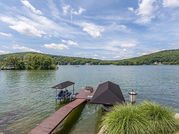 124 Lake Drive South