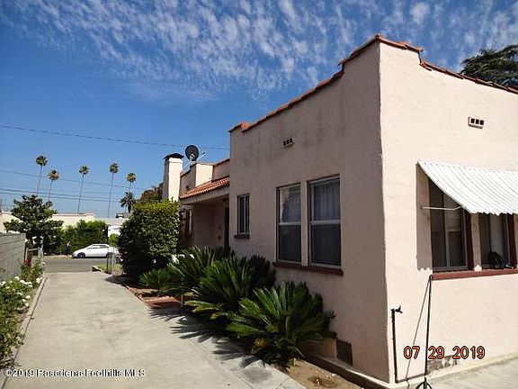 3rd image of 305 S Marguerita Ave