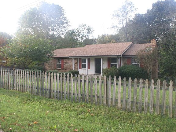 2nd image of 634 Chesterfield Cir