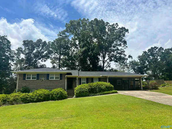 3920 Lad Dr, Anniston, AL 36207