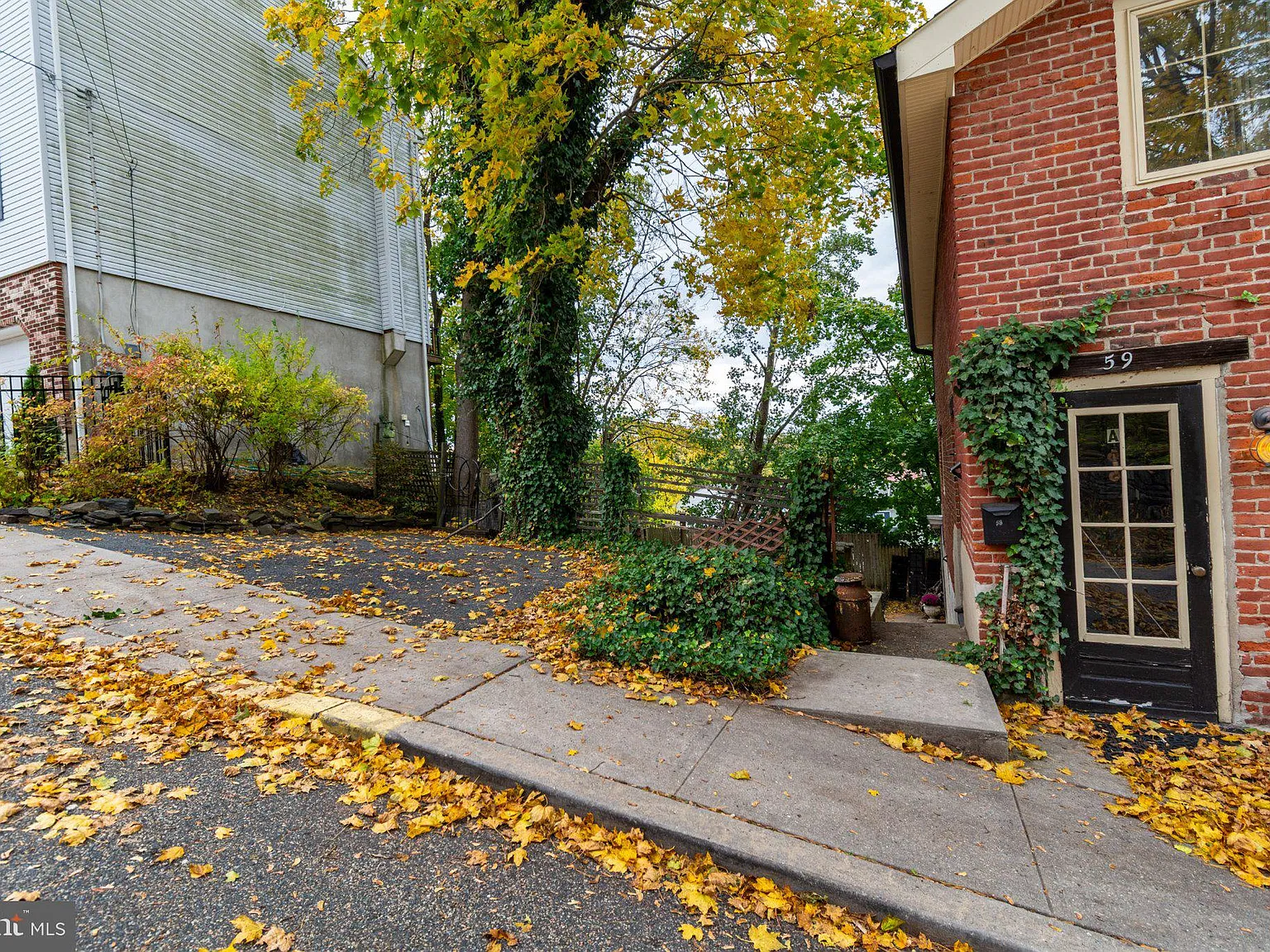 1 bed, 1.0 bath, 1300 sqft, $1,950 — Photo 3