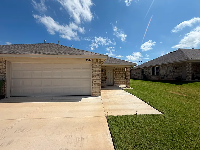 1104 Ashton Ln — Photo 19