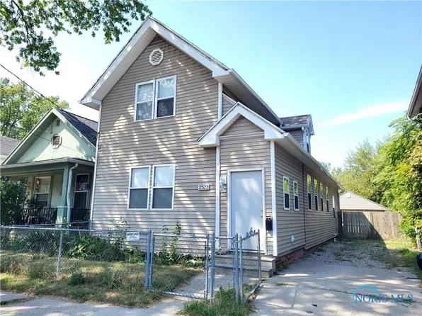 2523 Chase St, Toledo, OH 43611