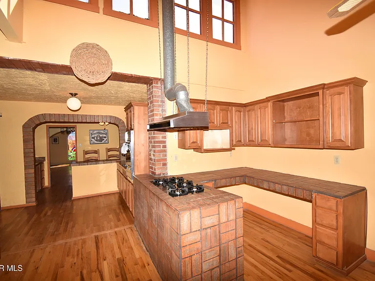 515 Gregory Ave — Photo 12