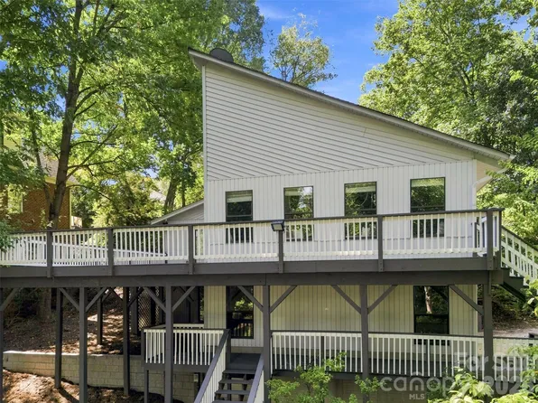 3015 Point Clear Dr, Tega Cay, SC 29708