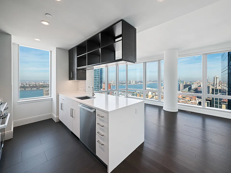 555 10th Ave #51A