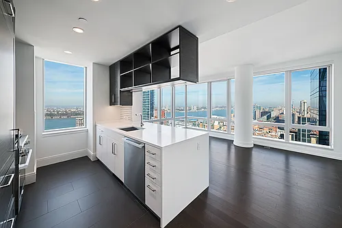 555 10th Ave #51A Photo 1