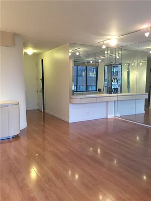 Rented by Azimuth Realty Corp | media 3