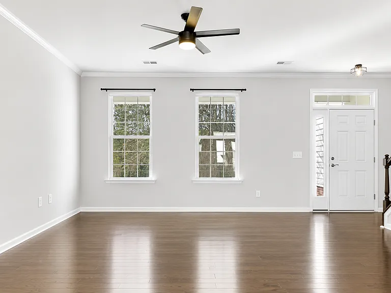13724 Winmau Ln — Photo 2