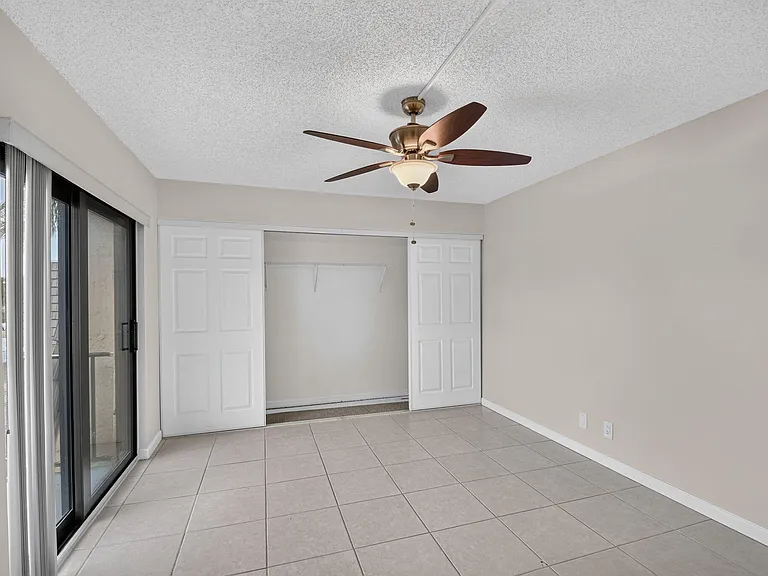 744 Springdale Cir — Photo 23