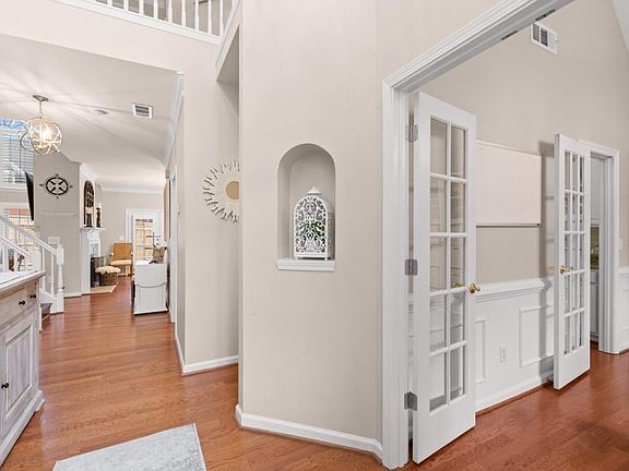 2nd image of 402 Smithfield Ct SE