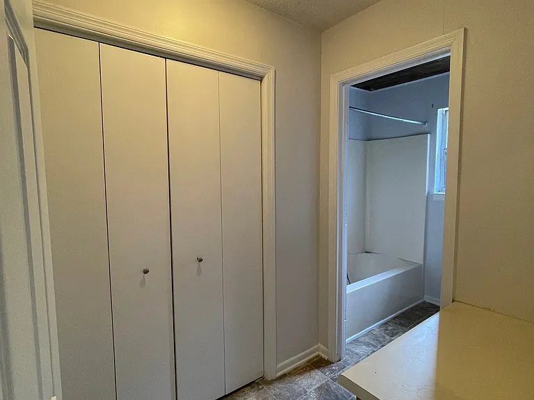 Large upstairs bathroom with separate get ready area