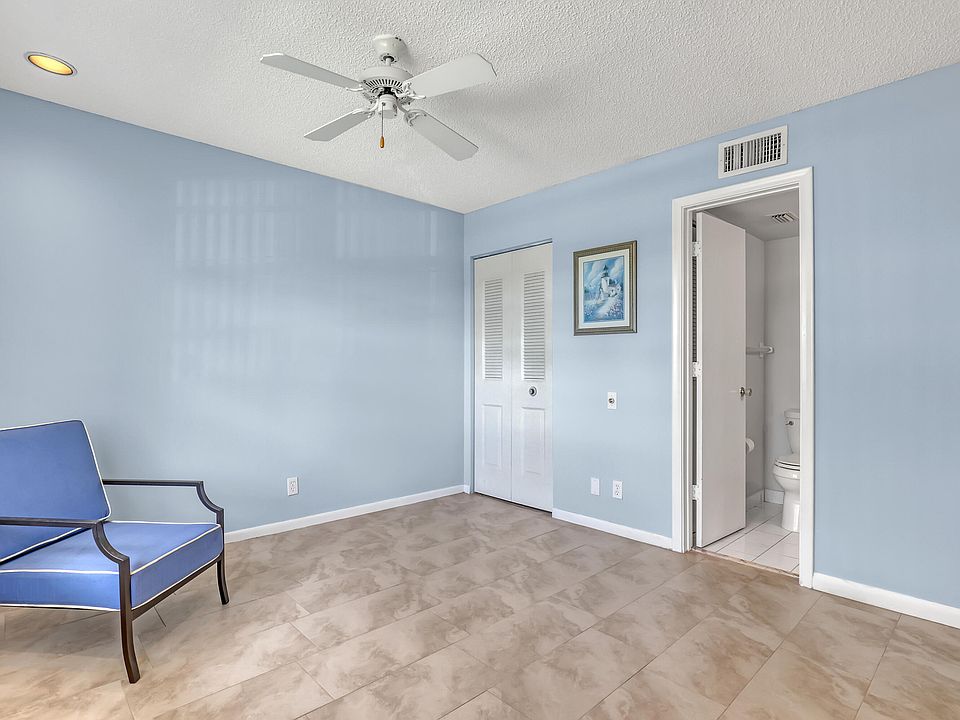 1st image of 1850 NW 18th Street #103