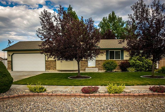 1st image of 1574 N Crimson Dr