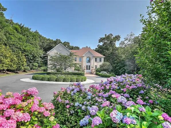 33 Susan Dr, Cumberland, RI 02864