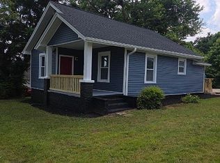 325 Church St, Wellford, SC 29385