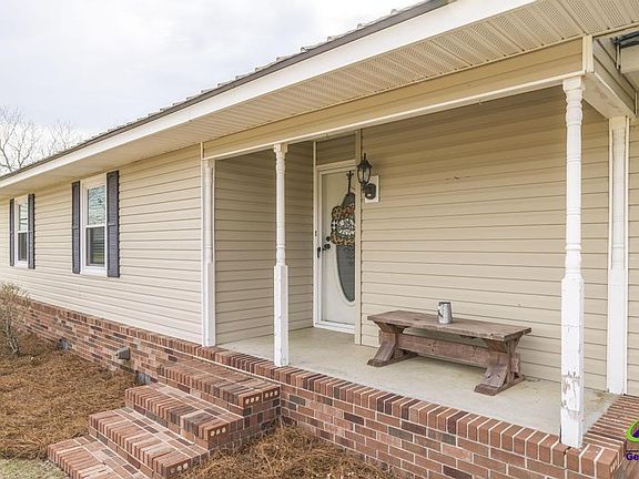 3rd image of 1920 Harvey Rd