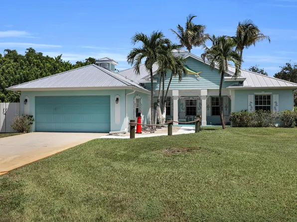 10831 SE Pinegrove Street, Tequesta, FL 33469