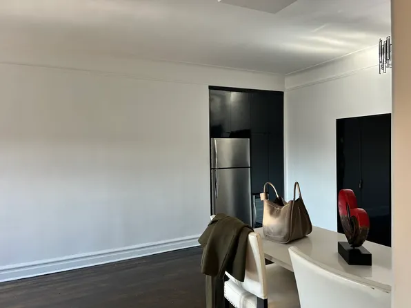 160-15 Powells Cove Boulevard image 17 of 24