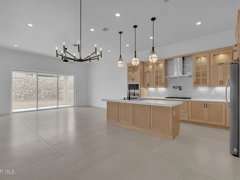 12825 Middlesbrough Ave — Photo 11
