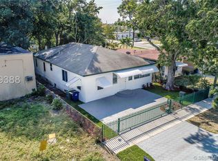 23 NW 10th St, Hallandale Beach, FL 33009