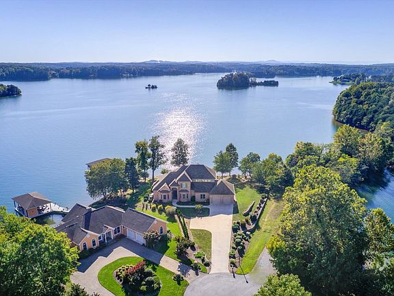 2nd image of 249 Pine Bay Dr