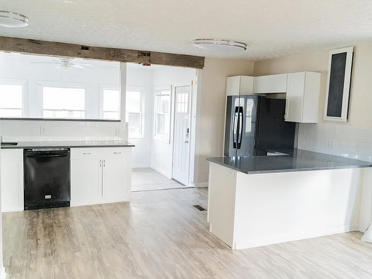4340 Maplegrove Dr — Photo 4