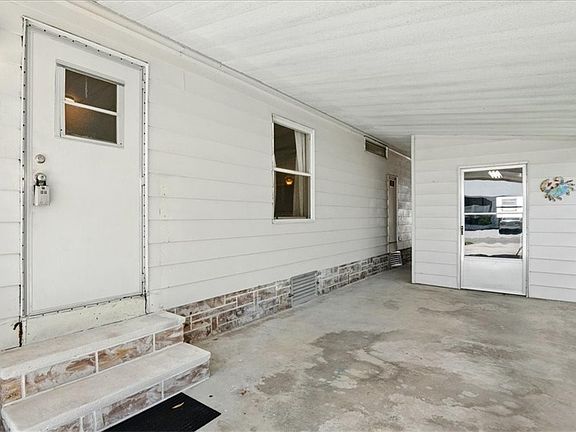 5th image of 1122 Sabal Palm Ln